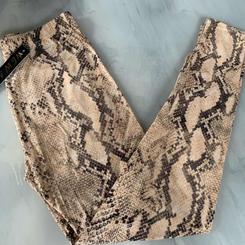 Buttery Soft Taupe & BlackSnakeskin Leggings OSFM ☆ - Picture 1 of 4